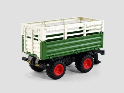 Радиоуправляемый трактор Korody с прицепом для скота на двойных колесах