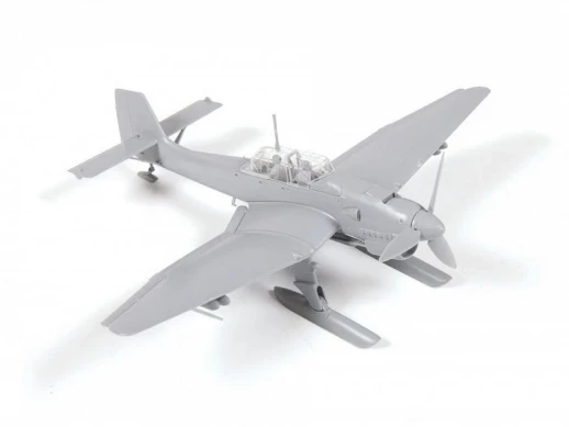 Сборная модель ZVEZDA Нем.бомбардировщик Юнкерс Ju-87B2-U4 "Stuka" на лыжах (сборка без клея), 1/72