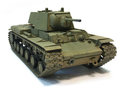 Сборная модель ZVEZDA Советский тяжелый танк образца 1940 г. с пушкой Л-11 КВ-1, 1/35