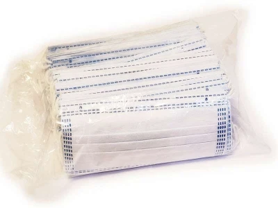 Маска защитная трехслойная на резинке с фиксатором для носа (50шт)