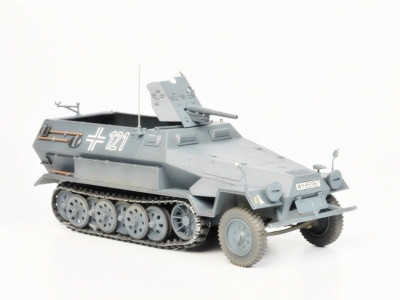 Сборная модель ZVEZDA Немецкий бронетранспортер Sd.Kfz.251/10 AUSF B с 37мм орудием «Ханомаг», 1/35