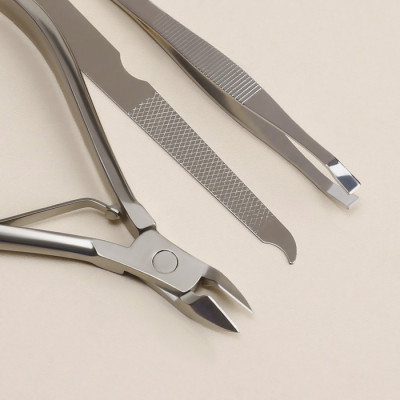 Набор маникюрный, 5 предметов, в футляре, цвет коричневый