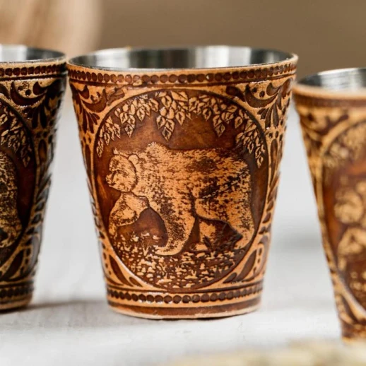 Набор стопок «Медведь», 3 шт, в футляре, 4,5×4,5×8 см, береста