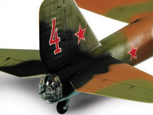 Сборная модель ZVEZDA Советский дальний бомбардировщик ПЕ-8, 1/72