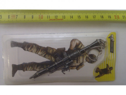 Брелок-сувенир автоматы из металла серии "Cross Fire" М16, FAMAS