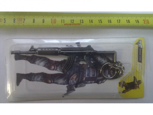 Брелок-сувенир автоматы из металла серии "Cross Fire" М16, FAMAS