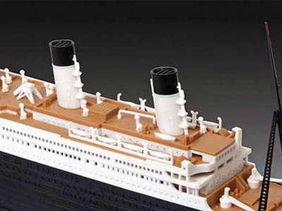 Сборная модель ZVEZDA Пассажирский лайнер "Титаник", 1/700
