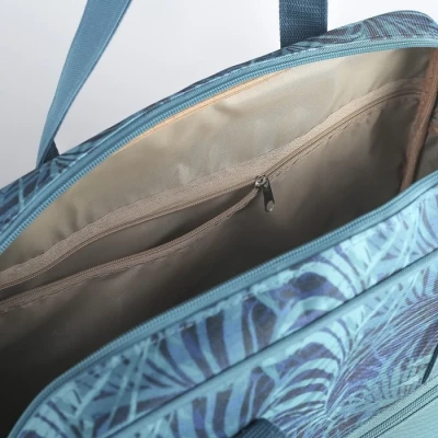 Сумка дорожная на молнии, отдел на молнии, 3 наружных кармана, длинный ремень, цвет голубой