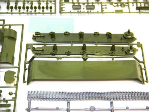Сборная модель ZVEZDA Советский истребитель танков ИСУ-122, 1/35
