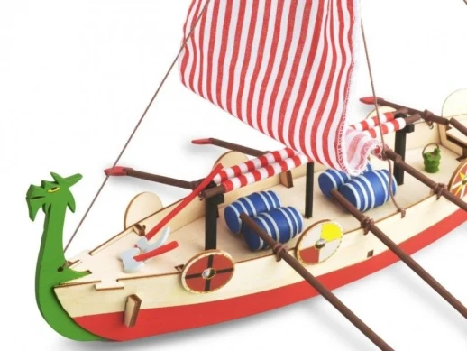 Собранная деревянная модель корабля Artesania Latina DRAKKAR (VIKING BOAT) BUILT