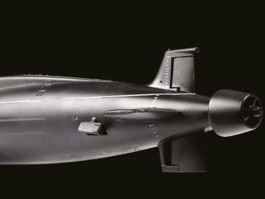 Сборная модель ZVEZDA Российская атомная подводная лодка "Владимир Мономах" проекта "Борей", 1/350