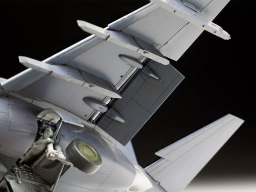 Сборная модель ZVEZDA Российский легкий штурмовик Як-130, 1/48