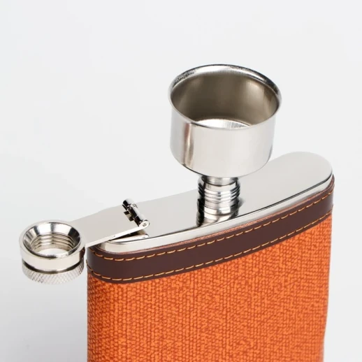 Набор 6 в 1: фляжка 8 oz, рюмка, воронка, кубики 5 шт, карты, шахматы, 18 х 24 см